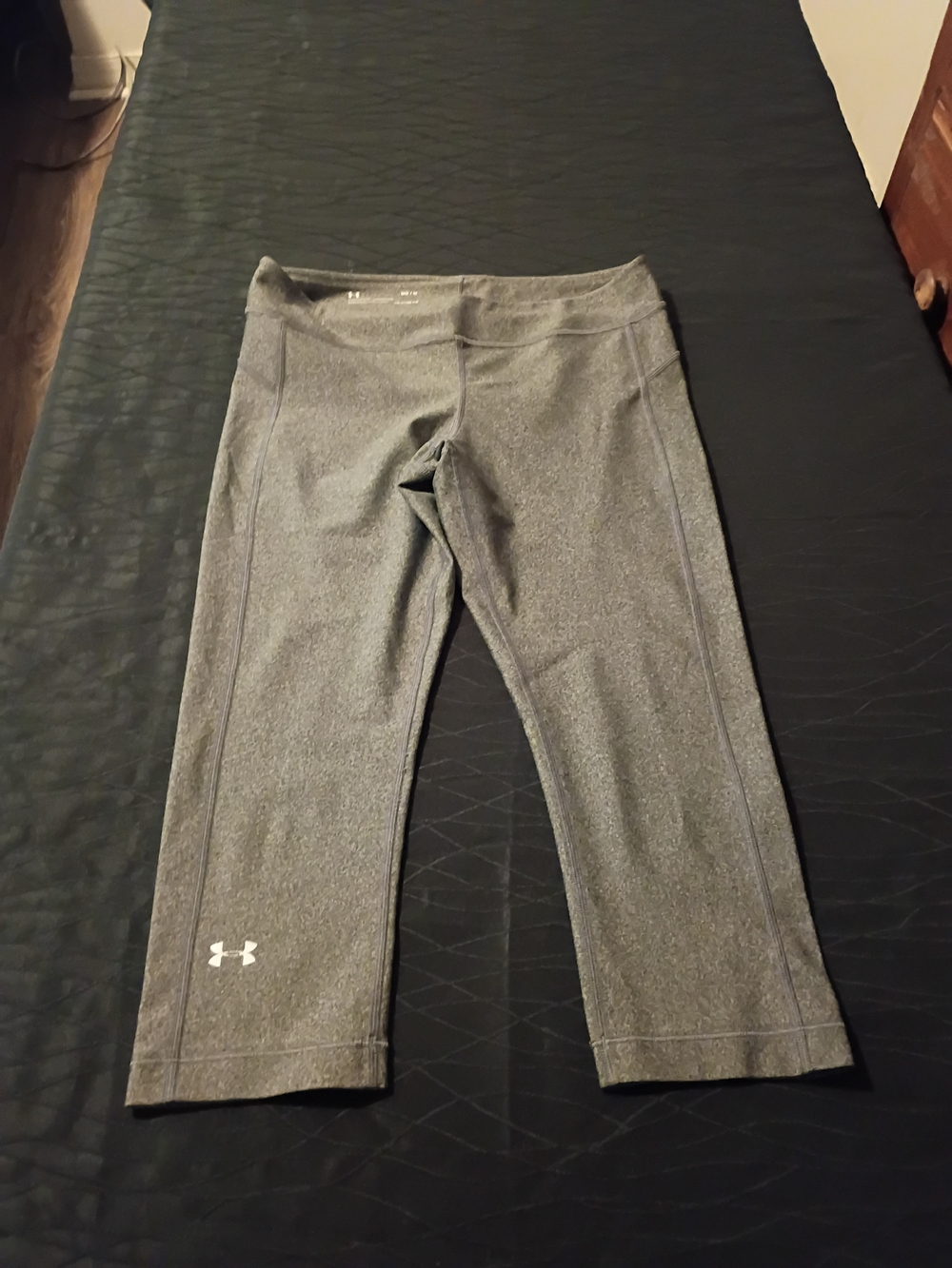 Under Armour Girls' Gray Athletic Capri Leggings